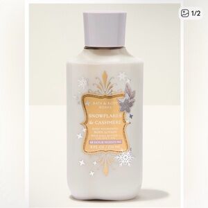 Bath & Body Works Snowflakes & Cashmere Lotion - Cream and Gold